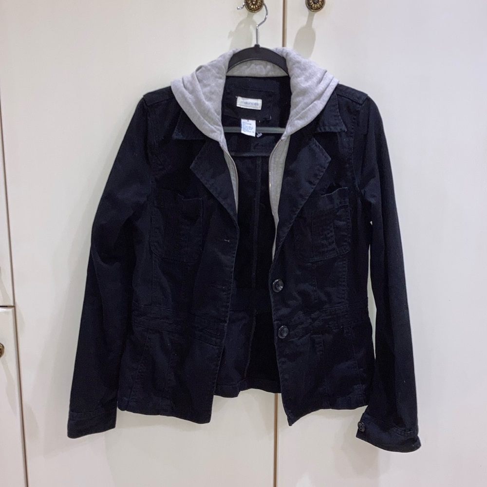Maurices brand ladies size medium black button up jacket with hoodie and zipper